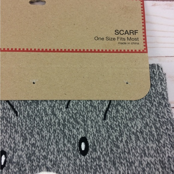 ED Ellen DeGeneres Bear Pom Scarf Grey - Picture 2 of 7